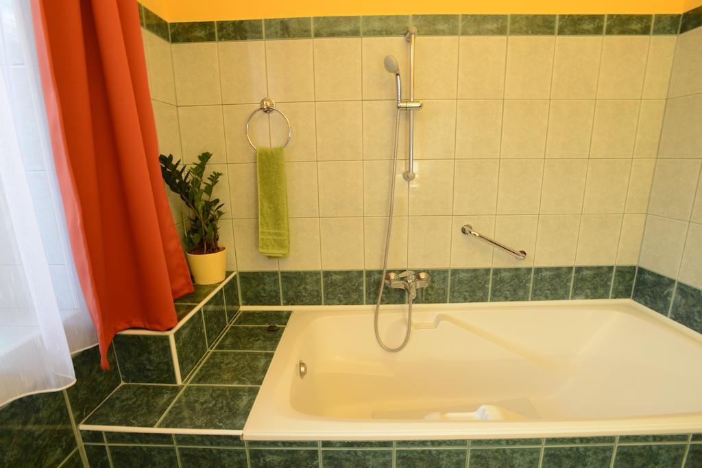 Nexus Vendégház Szeged Habitación foto
