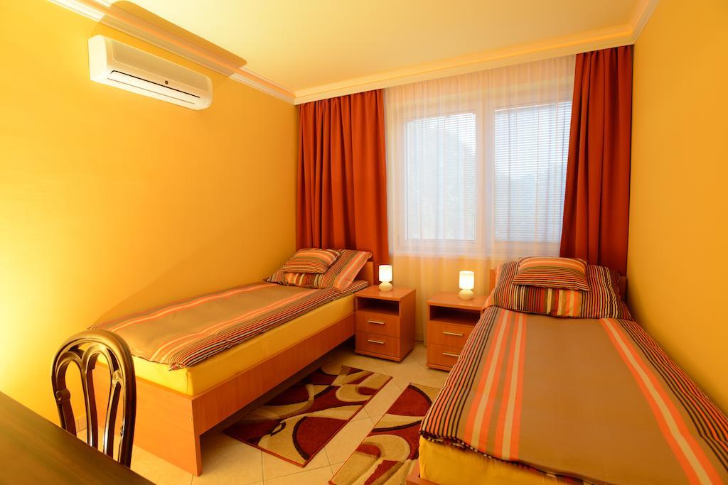 Nexus Vendégház Szeged Habitación foto